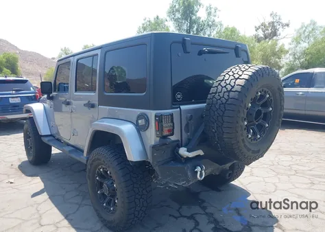 2013 Jeep Wrangler Unlimited Sahara z USA, uszkodzony, nr VIN 1C4BJWEG6DL539208